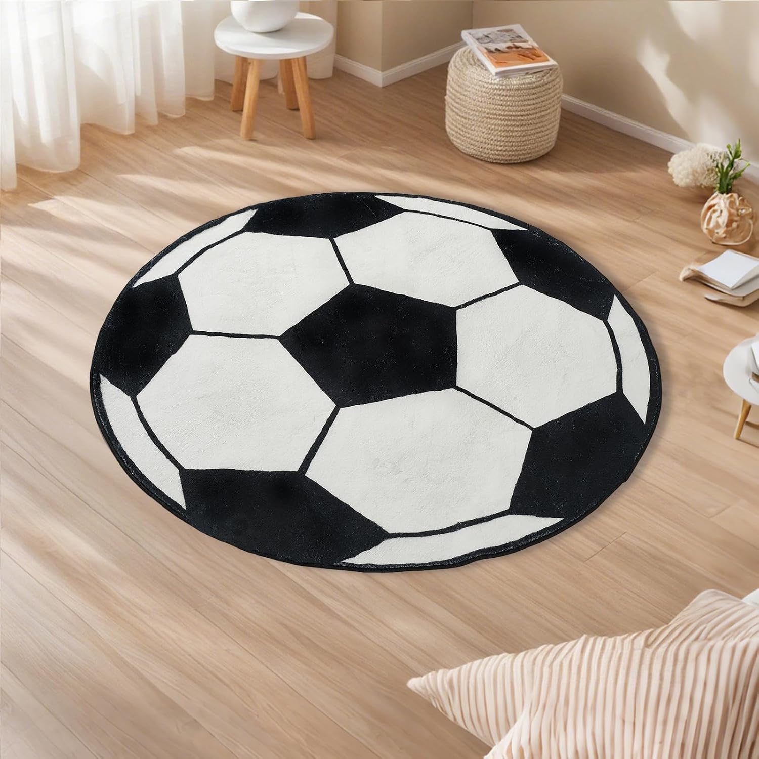 Home Gym For Kids - ぬいぐるみのような丸いサッカーボールデザインのエリアラグ、黒と白のフットボール柄マット、子供のプレイルームの装飾用、柔らかいポリエステル製ジムカーペットF